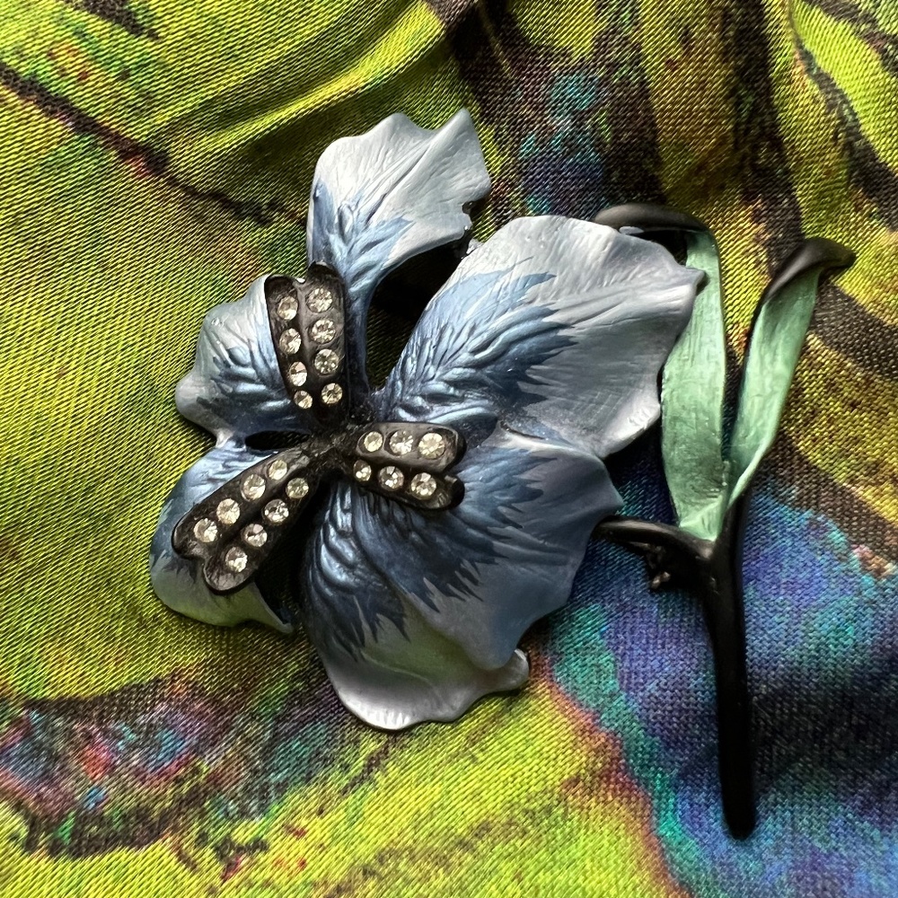 NWOT Blue Flower with Rhinestones Brooch